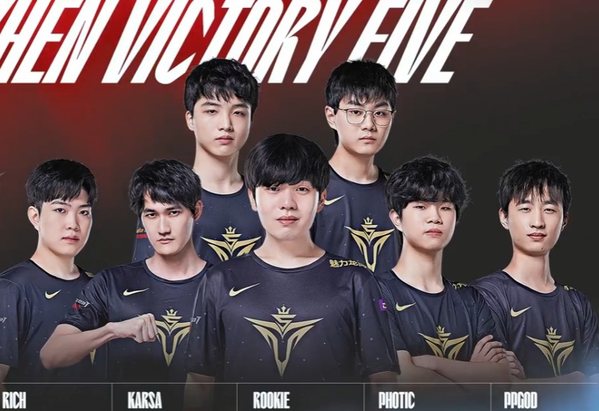 在赛场上表 在赛场上表